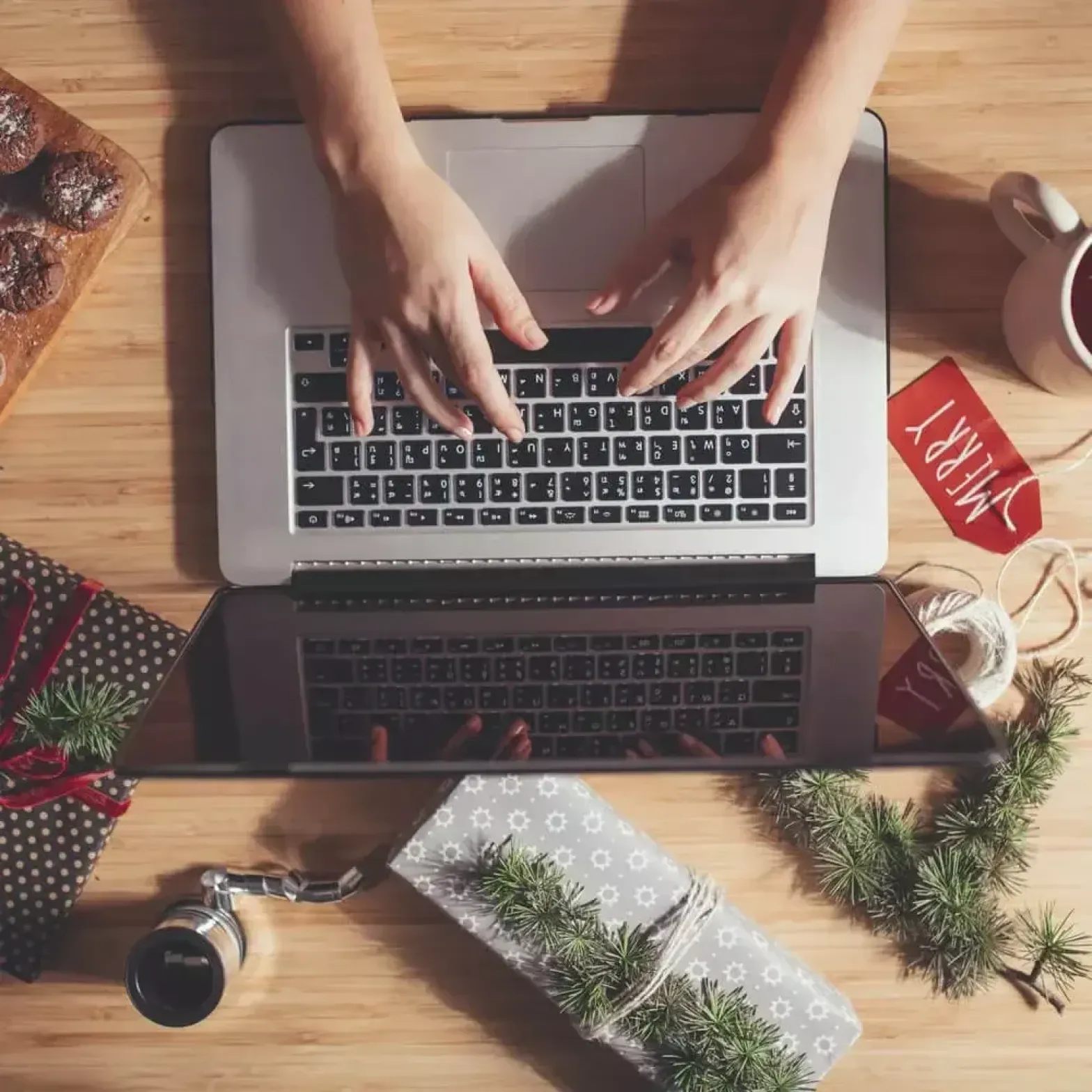 Turn Your Presence Into Presents: Marketing Tips for Christmas 2021